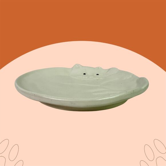 VTG 1987 Flat Earth Pottery Art Ceramic Serving Plate Laying White Cat Kitty 3D - Picture 3 of 5